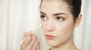 Top 10 Loại kem che khuyết điểm mắt tốt nhất hiện nay